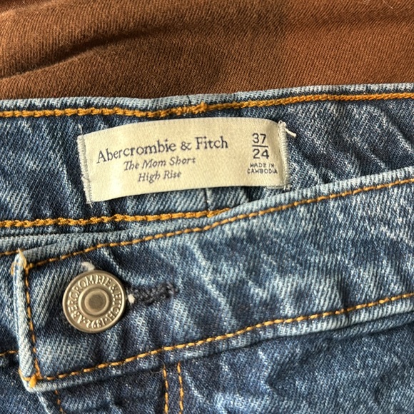 Abercrombie & Fitch Curve Love High Rise Mom Shorts-Size 37 - Picture 4 of 4